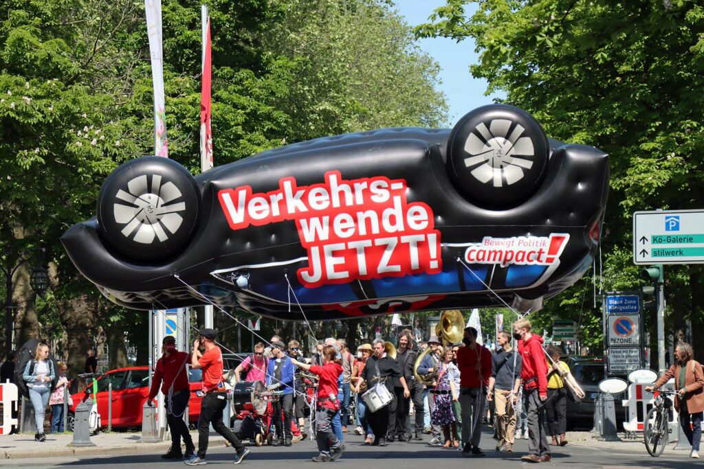 5000 Radfahrer forderte in Düsseldorf die Verkehrswende.