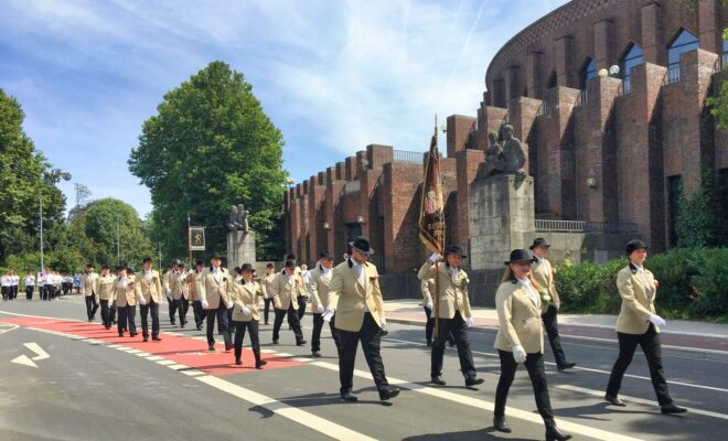 St. Sebastianus Düsseldorf: Schützenumzug 2022 komplett ohne Pferde.