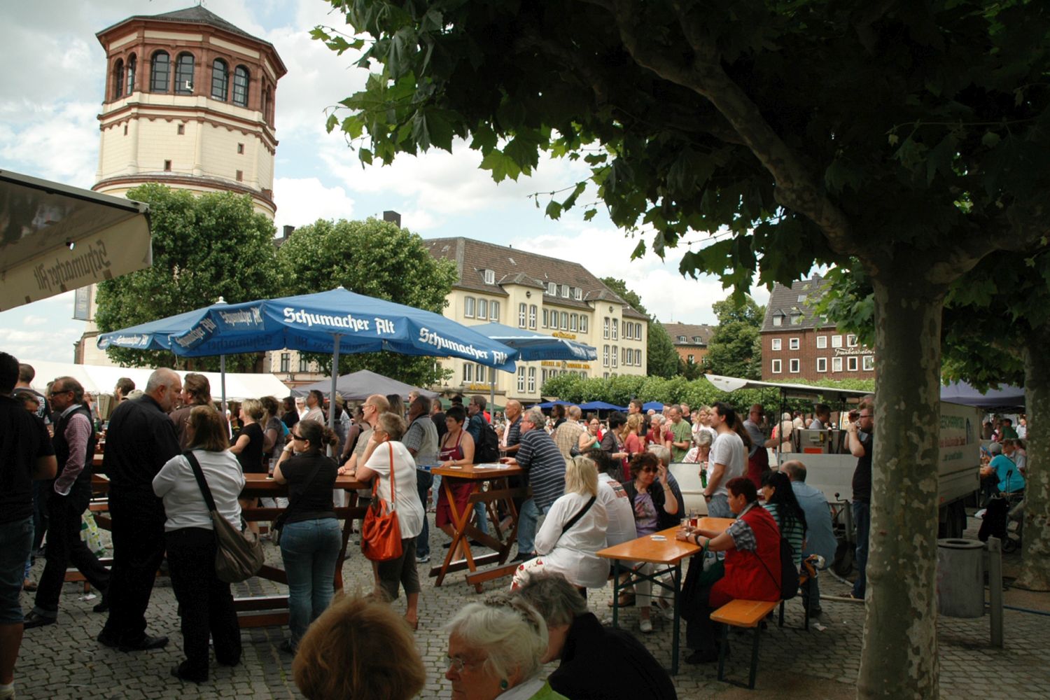 Düsseldorf: Altstadt Armenküche lädt zum „Essen für Arme und Reiche“ ein - ...