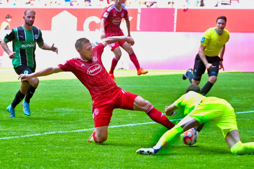 Am Sonntag (14.8.) gab Fortuna Düsseldorf einen Heimsieg gegen Greuter Fürth aus der Hand.