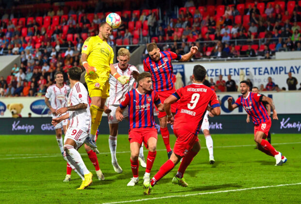 Fortuna Düsseldorf verliert am Freitagabend (2.9.) mit 1:2 beim 1. FC Heidenheim.