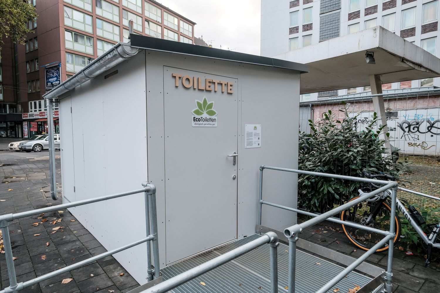Düsseldorf Friedrichstadt Ecotoilette am Stresemannplatz soll für mehr