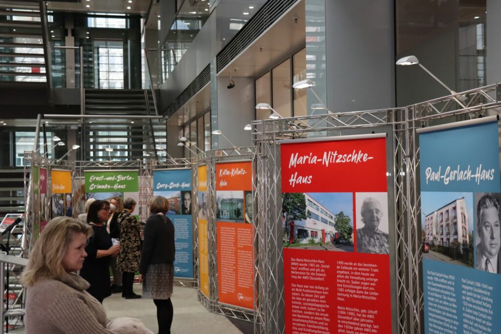 Die Ausstellung kann im Foyer der Stadtsparkasse besichtigt werden