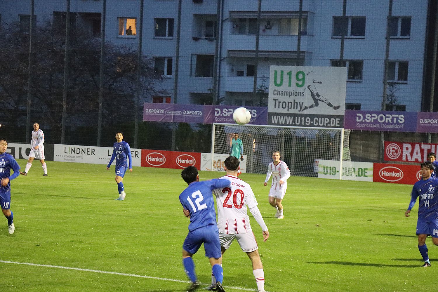 Düsseldorf: Anpfiff für das 59. BV04 Osterturnier um die U19 Champions