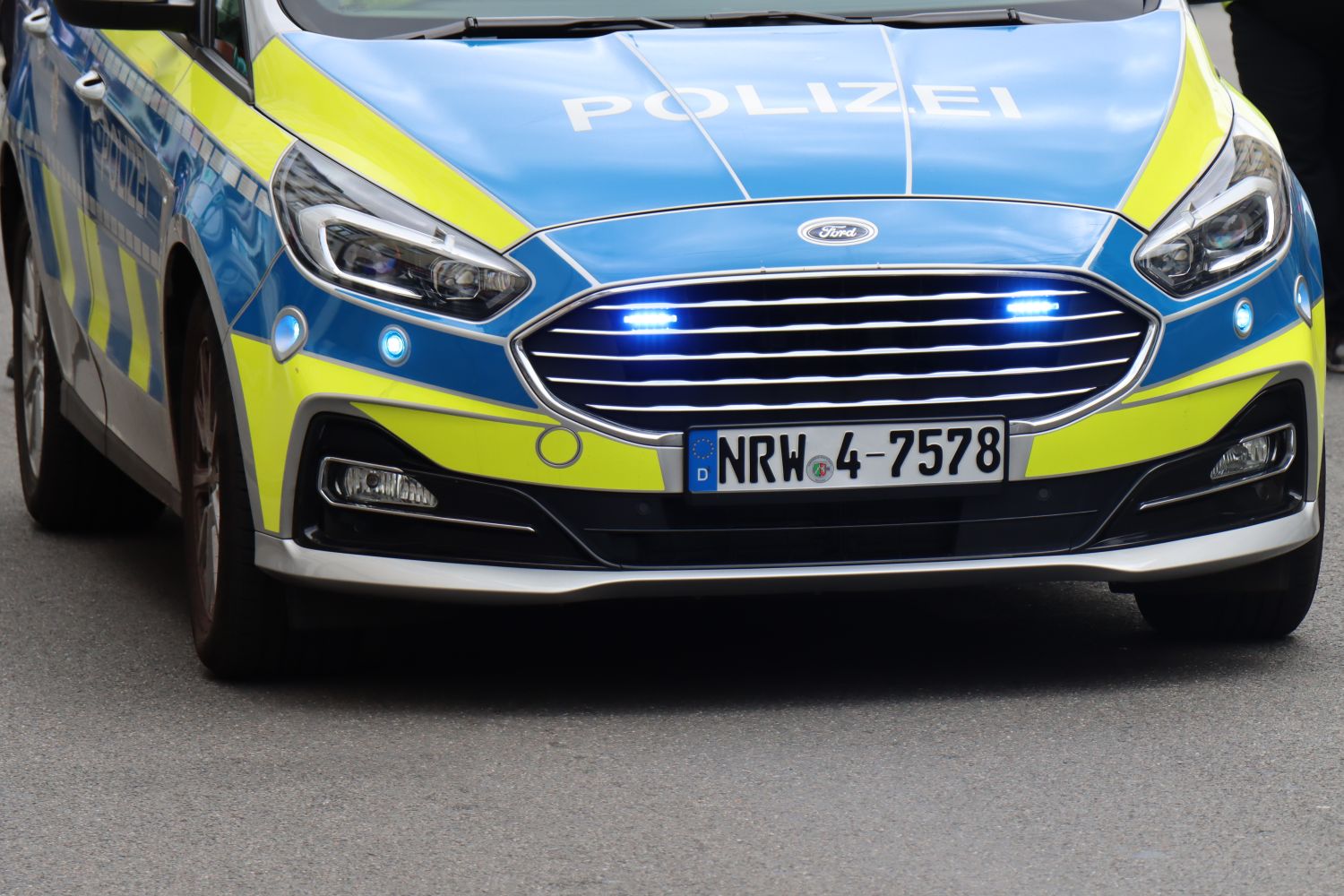 Düsseldorf Flingern: 57-jährige Fußgängerin stirbt bei Unfall mit Lkw - ...