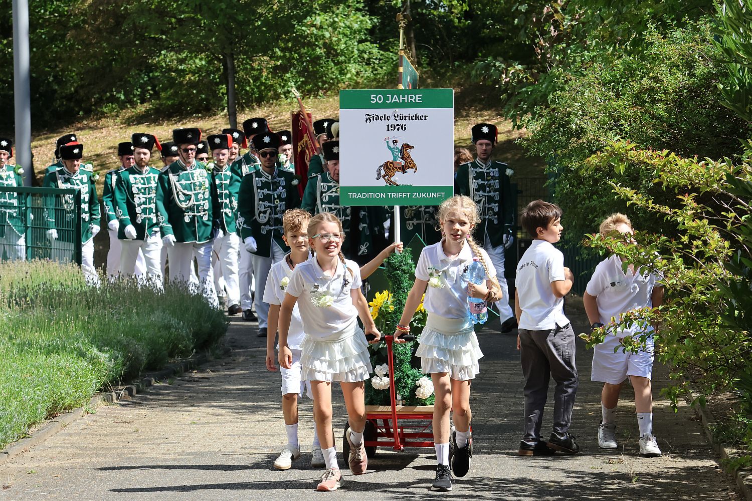 Düsseldorf: Schützenfest mit Jubiläum der Fidelen Löricker - Ddorf-Aktuell ...