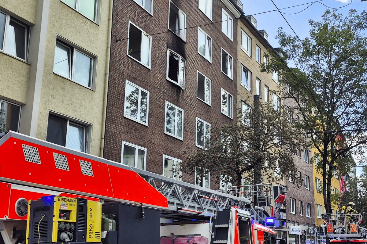 Düsseldorf Bilk: Ein Toter nach Wohnungsbrand in einem Mehrfamilienhaus - ...