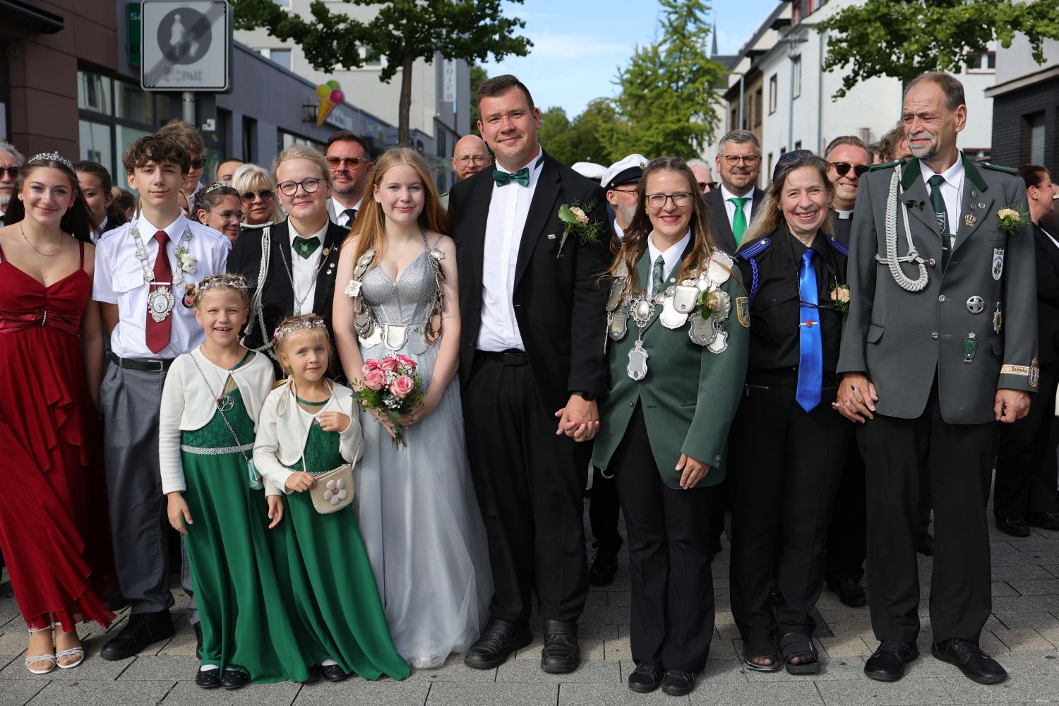 Düsseldorf Holthausen: Radschlägerinnen zu Ehren der Regimentskönigin - ...