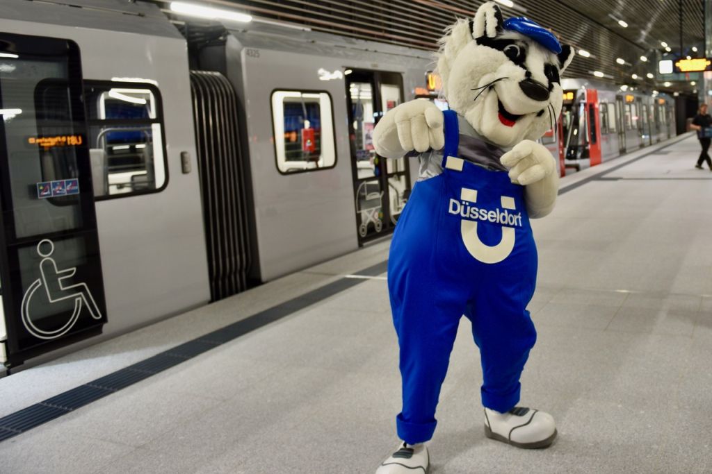 Düsseldorf: Neue Stadtbahnlinien U81 und U80 haben ihren Betrieb ...