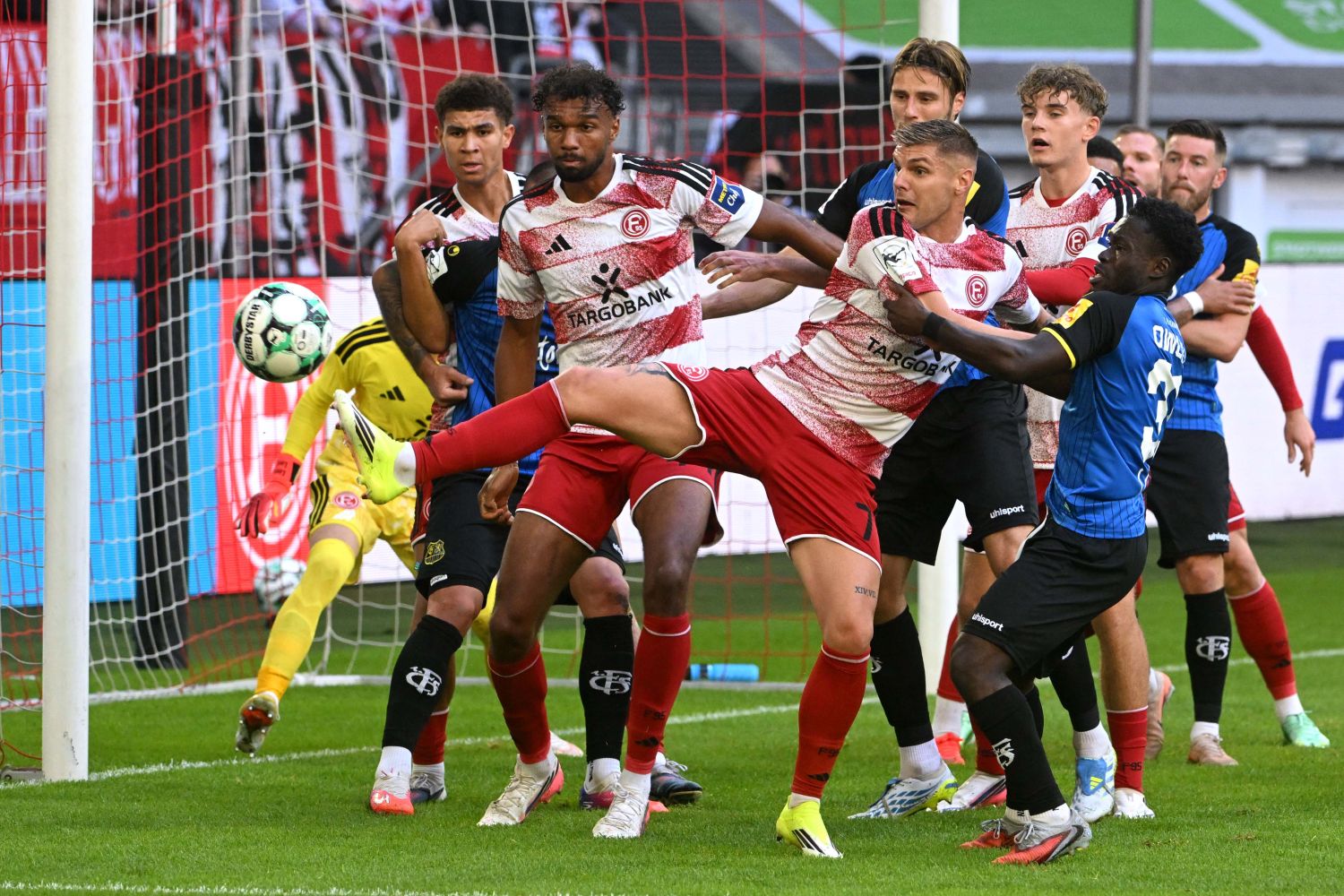 Blamable Heimniederlage von Fortuna Düsseldorf gegen den 1 ...