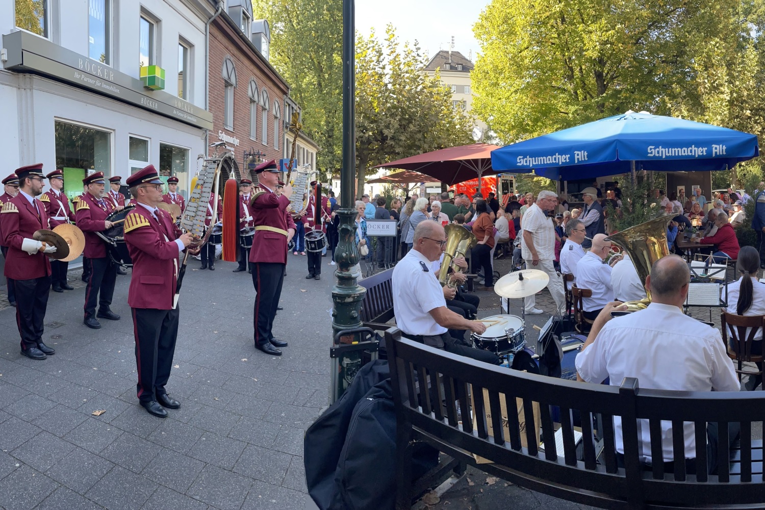 Düsseldorf Kaiserswerth: Beste Stimmung und Musik auf dem Klemensplatz - ...