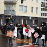 "Elvis lebt und ist geboostert" - kreative Plakate